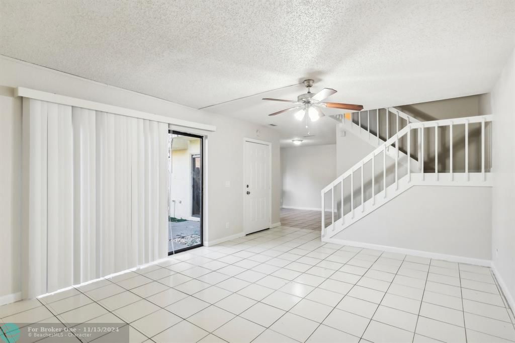 For Sale: $309,900 (2 beds, 2 baths, 1232 Square Feet)