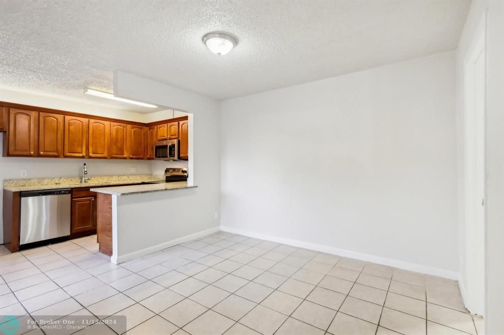 For Sale: $309,900 (2 beds, 2 baths, 1232 Square Feet)