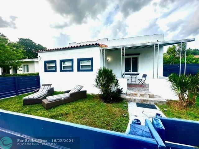 En Venta: $1,295,000 (6 camas, 4 baños, 2203 Pies cuadrados)