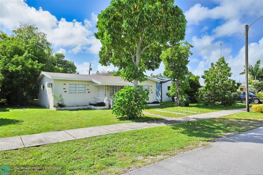 Active With Contract: $399,900 (3 beds, 1 baths, 1212 Square Feet)