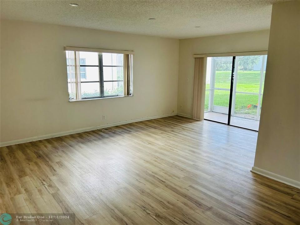 For Rent: $2,000 (2 beds, 2 baths, 1040 Square Feet)