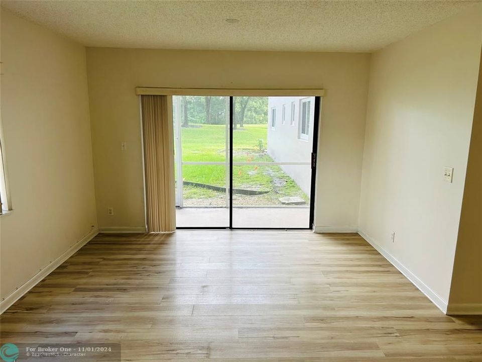 For Rent: $2,000 (2 beds, 2 baths, 1040 Square Feet)