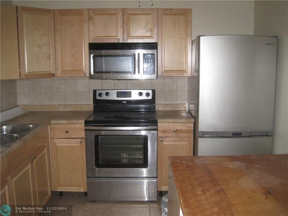 For Rent: $2,350 (3 beds, 2 baths, 1350 Square Feet)