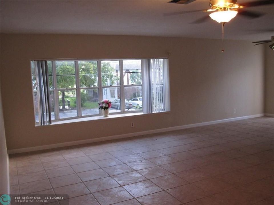 For Rent: $2,350 (3 beds, 2 baths, 1350 Square Feet)