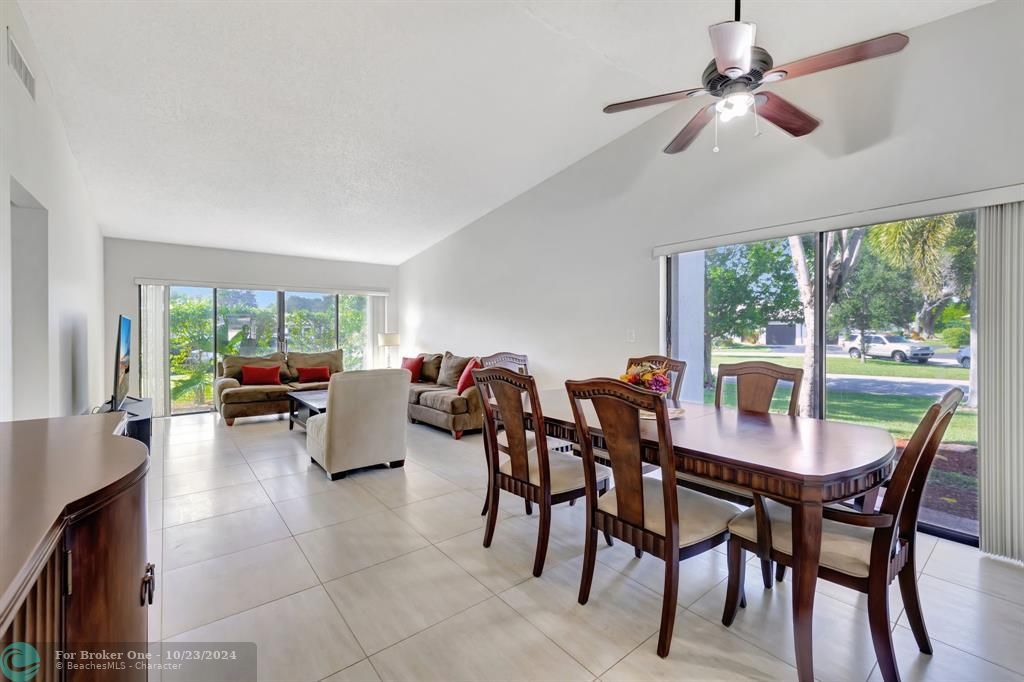 For Sale: $299,500 (2 beds, 2 baths, 1060 Square Feet)