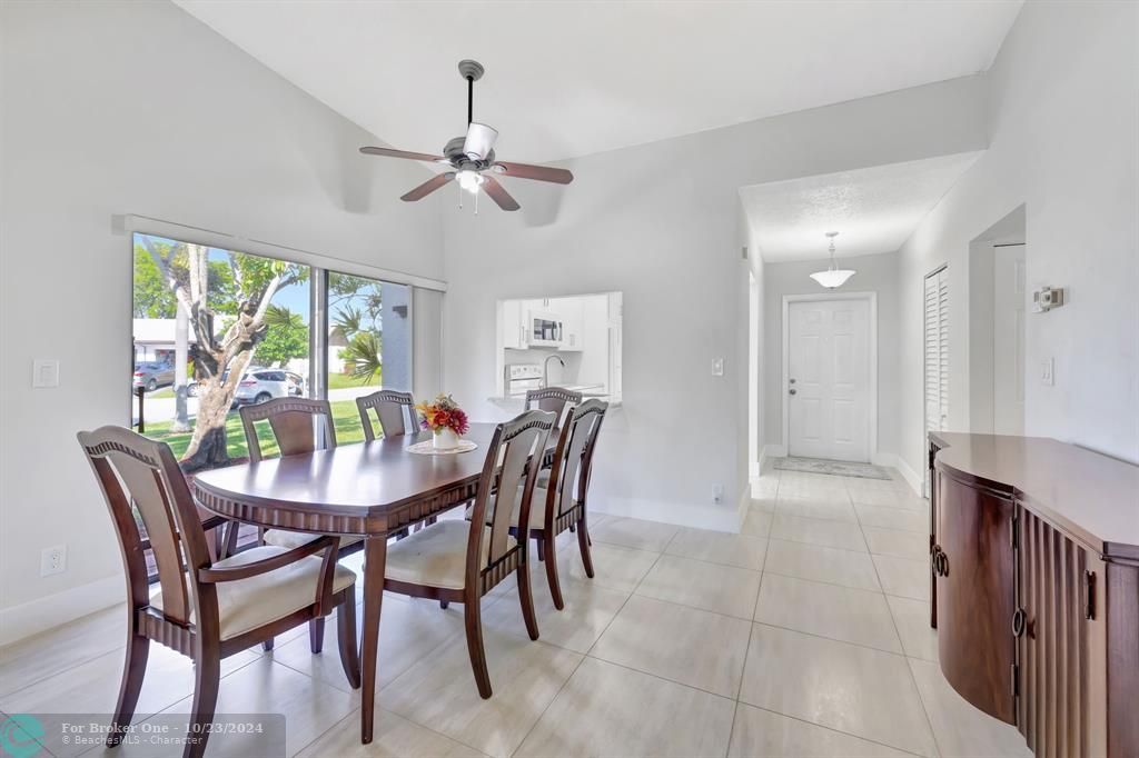 For Sale: $299,500 (2 beds, 2 baths, 1060 Square Feet)