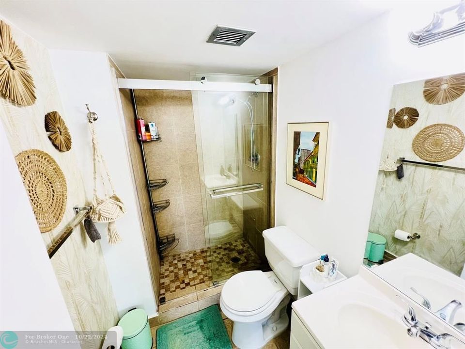 For Sale: $340,000 (2 beds, 2 baths, 1220 Square Feet)