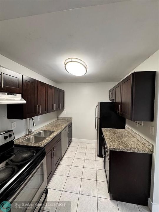 For Rent: $2,950 (3 beds, 2 baths, 1065 Square Feet)