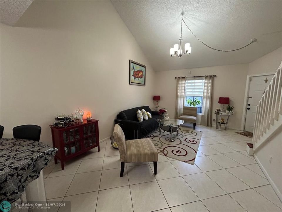 For Sale: $360,000 (3 beds, 2 baths, 1395 Square Feet)