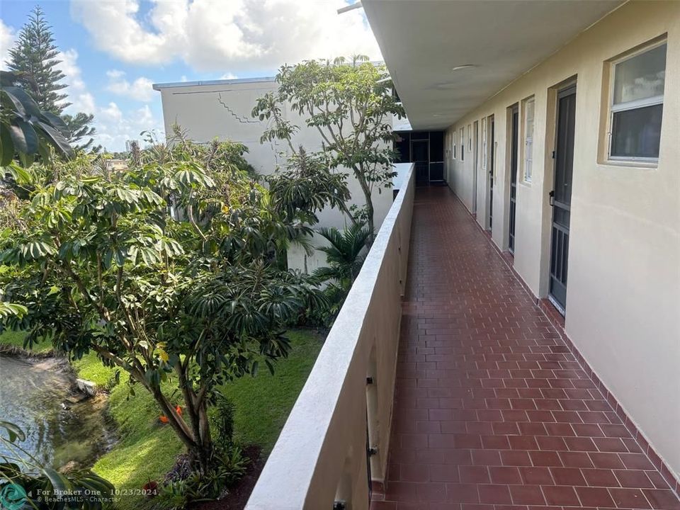 En Venta: $215,000 (2 camas, 2 baños, 1315 Pies cuadrados)