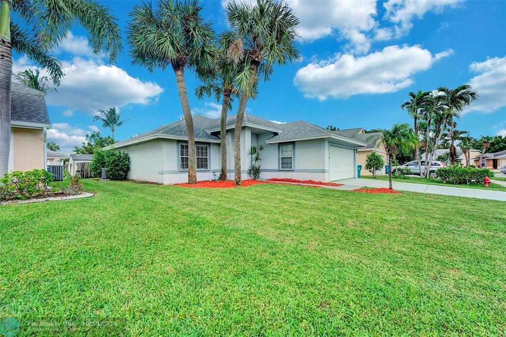 For Sale: $490,000 (3 beds, 2 baths, 1632 Square Feet)