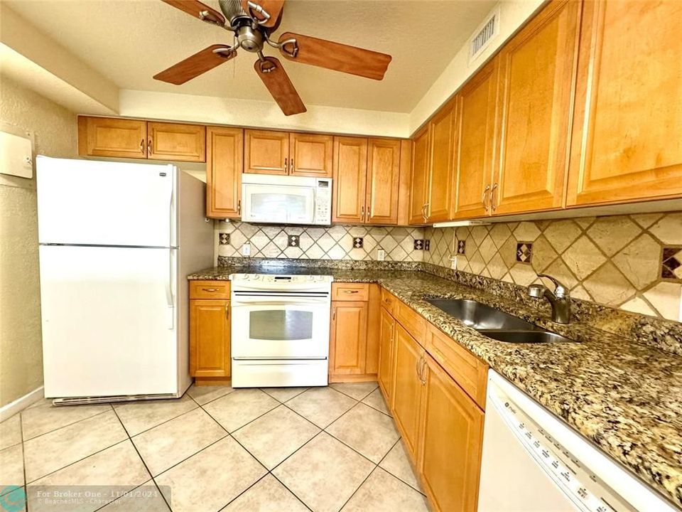 For Rent: $2,600 (2 beds, 2 baths, 1150 Square Feet)