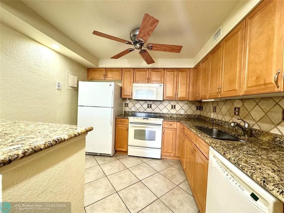 For Rent: $2,600 (2 beds, 2 baths, 1150 Square Feet)