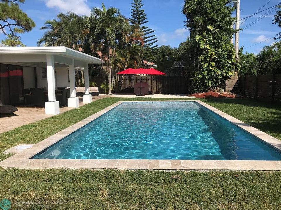 En Venta: $695,000 (3 camas, 2 baños, 1835 Pies cuadrados)