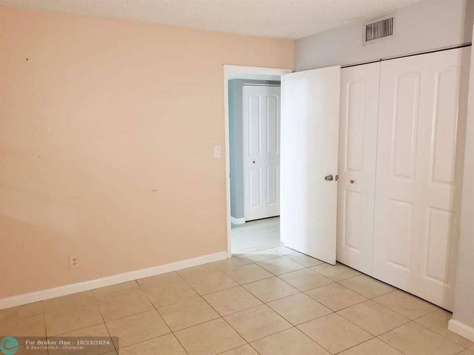 For Sale: $180,000 (2 beds, 1 baths, 850 Square Feet)