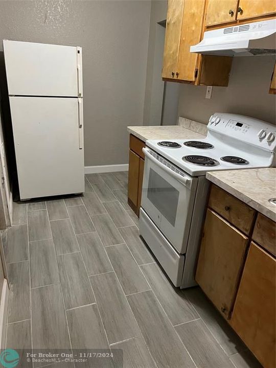 For Sale: $900 (1 beds, 1 baths, 0 Square Feet)