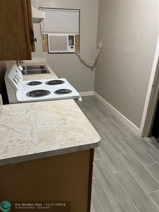 For Sale: $900 (1 beds, 1 baths, 0 Square Feet)