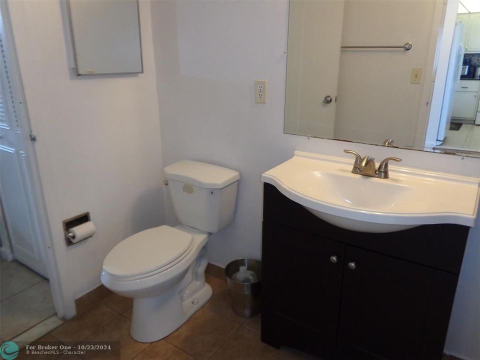 For Sale: $88,995 (1 beds, 1 baths, 705 Square Feet)