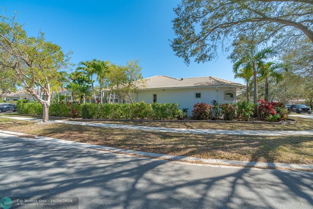 For Sale: $1,050,000 (4 beds, 3 baths, 3182 Square Feet)