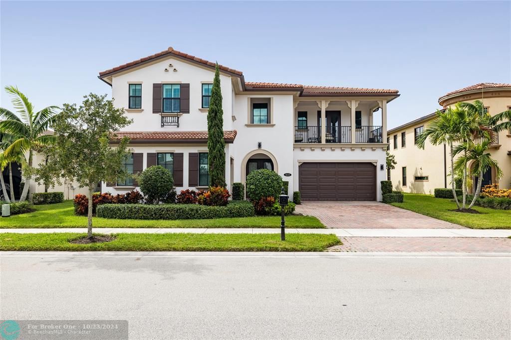 For Sale: $1,550,000 (5 beds, 4 baths, 4562 Square Feet)