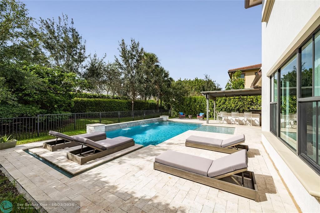 For Sale: $1,550,000 (5 beds, 4 baths, 4562 Square Feet)