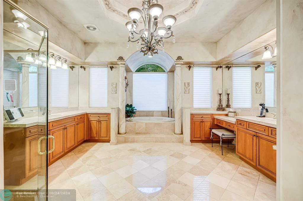 For Sale: $1,900,000 (5 beds, 4 baths, 4779 Square Feet)