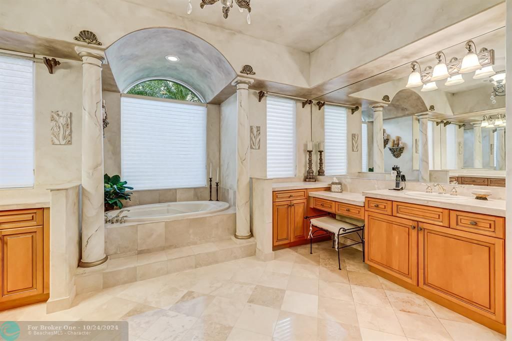 For Sale: $1,900,000 (5 beds, 4 baths, 4779 Square Feet)