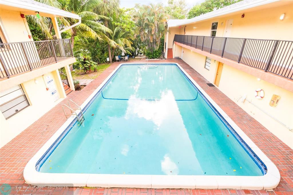 En Venta: $215,000 (1 camas, 1 baños, 728 Pies cuadrados)