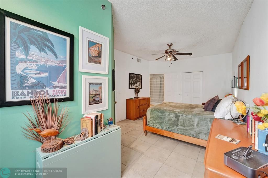 For Sale: $460,000 (2 beds, 1 baths, 1024 Square Feet)