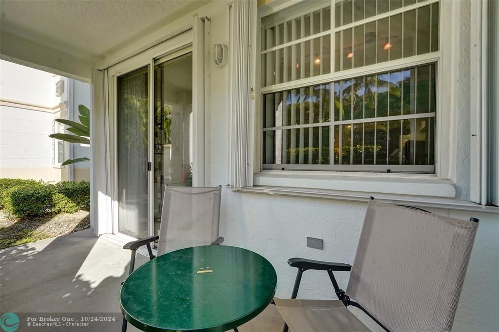 For Sale: $460,000 (2 beds, 1 baths, 1024 Square Feet)