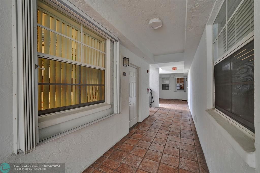 For Sale: $460,000 (2 beds, 1 baths, 1024 Square Feet)