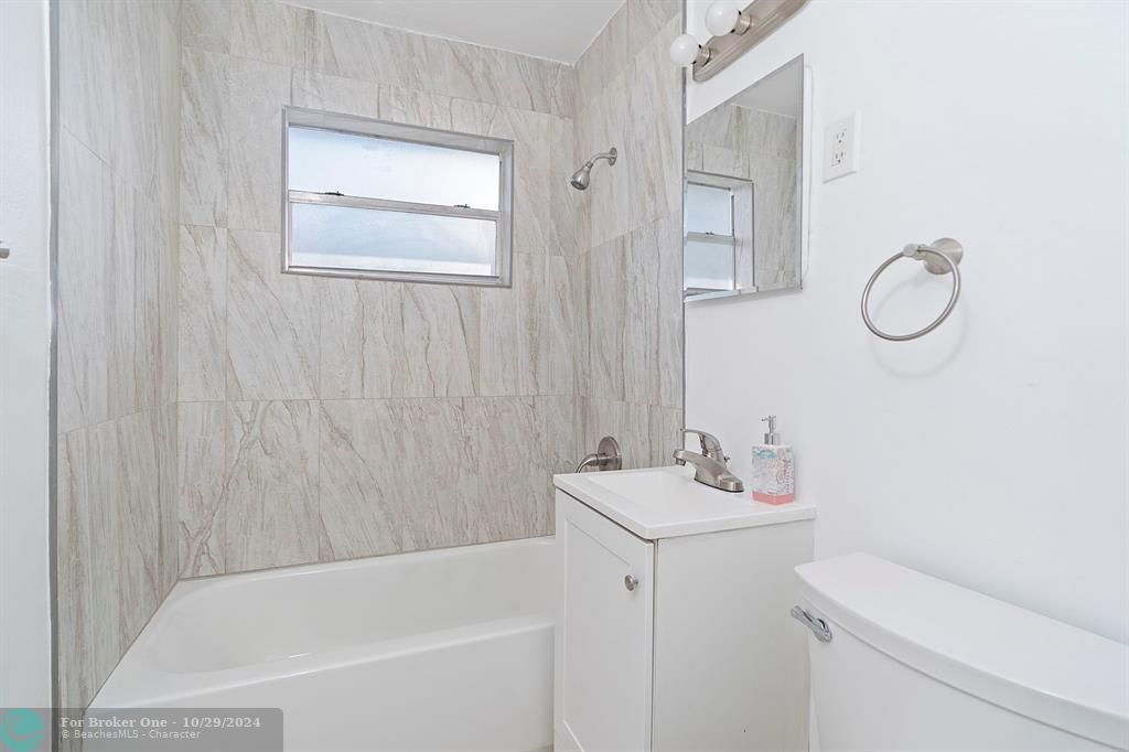 For Sale: $420,000 (3 beds, 1 baths, 816 Square Feet)