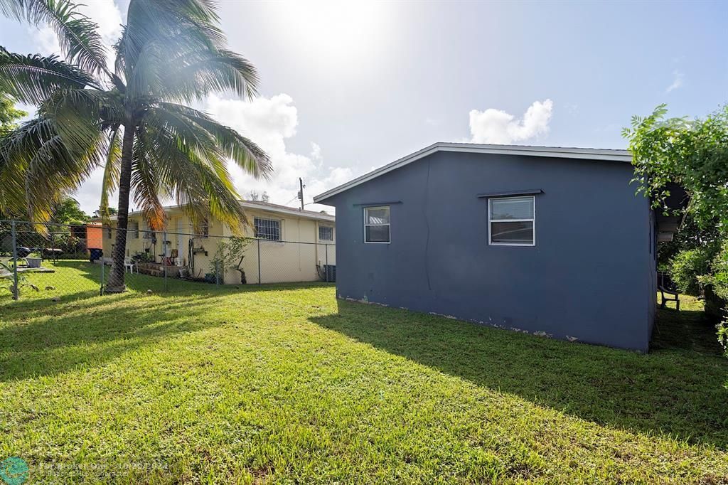 For Sale: $420,000 (3 beds, 1 baths, 816 Square Feet)