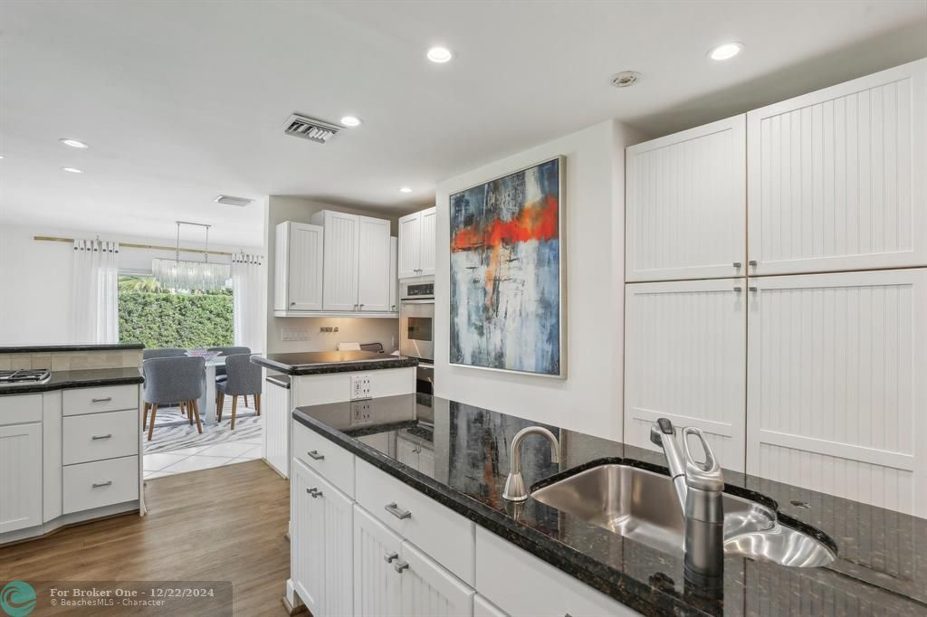 Active With Contract: $2,499,000 (3 beds, 2 baths, 2536 Square Feet)