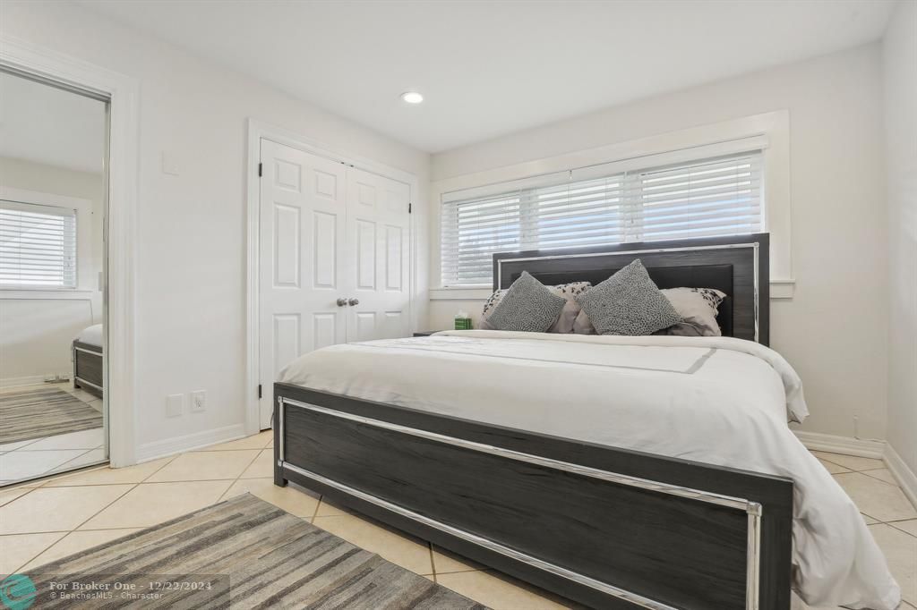 Active With Contract: $2,499,000 (3 beds, 2 baths, 2536 Square Feet)