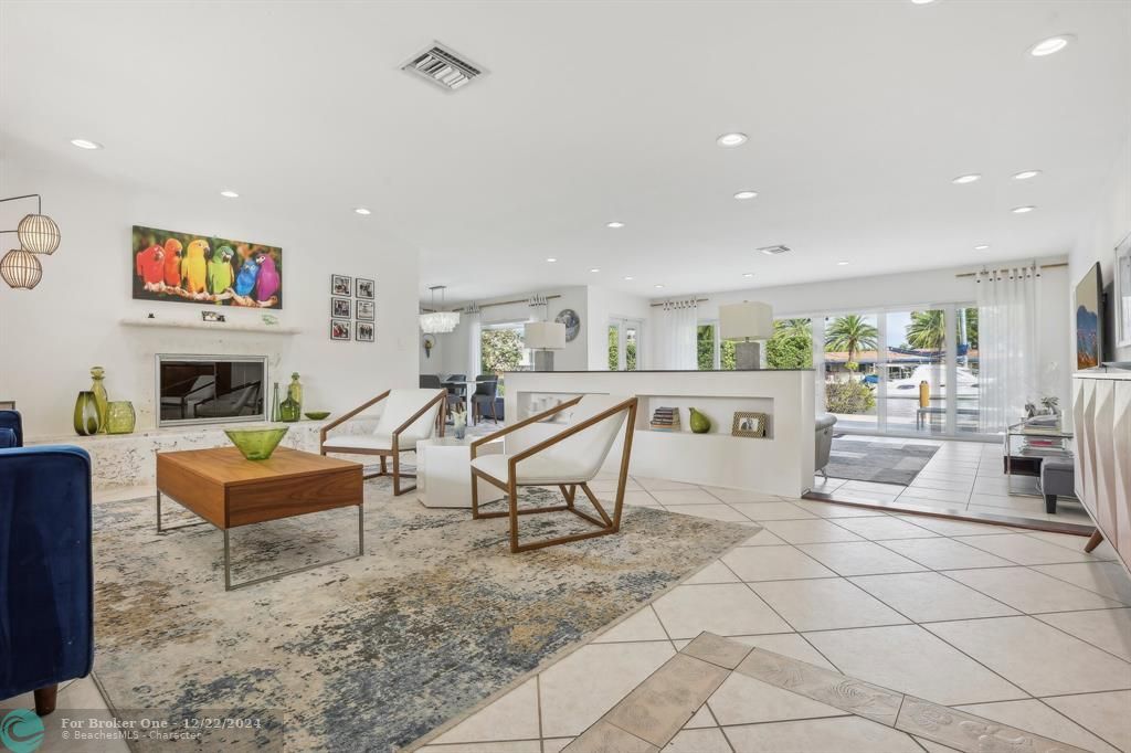 Active With Contract: $2,499,000 (3 beds, 2 baths, 2536 Square Feet)