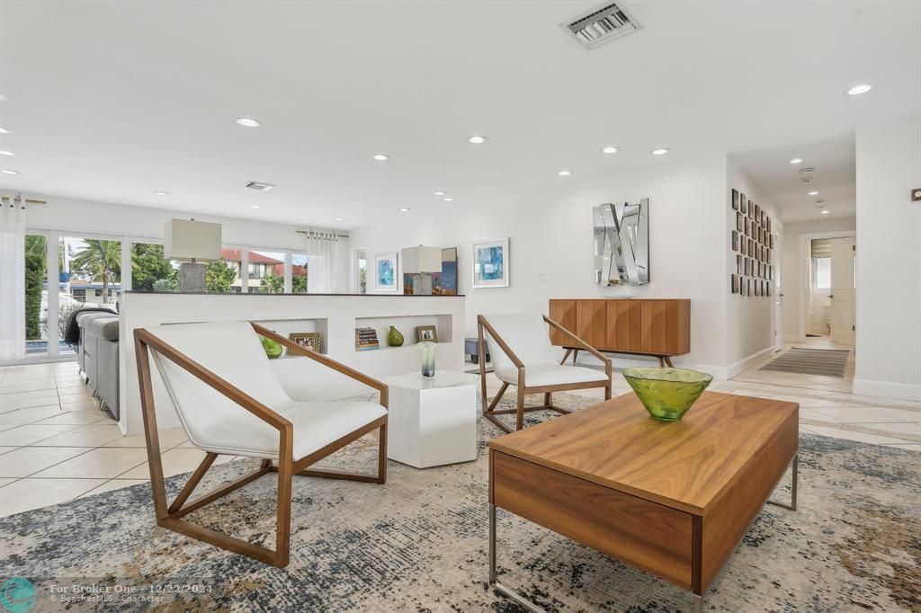 Active With Contract: $2,499,000 (3 beds, 2 baths, 2536 Square Feet)