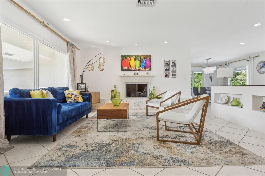 Active With Contract: $2,499,000 (3 beds, 2 baths, 2536 Square Feet)