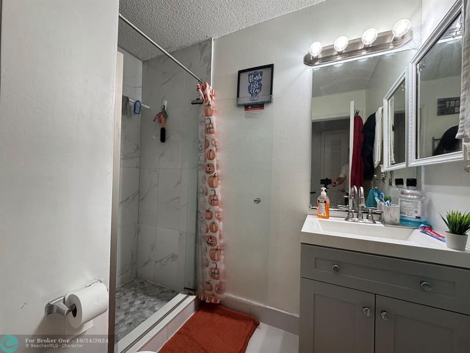 En Venta: $225,000 (2 camas, 2 baños, 1065 Pies cuadrados)