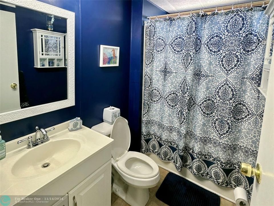 For Sale: $79,999 (2 beds, 2 baths, 1056 Square Feet)