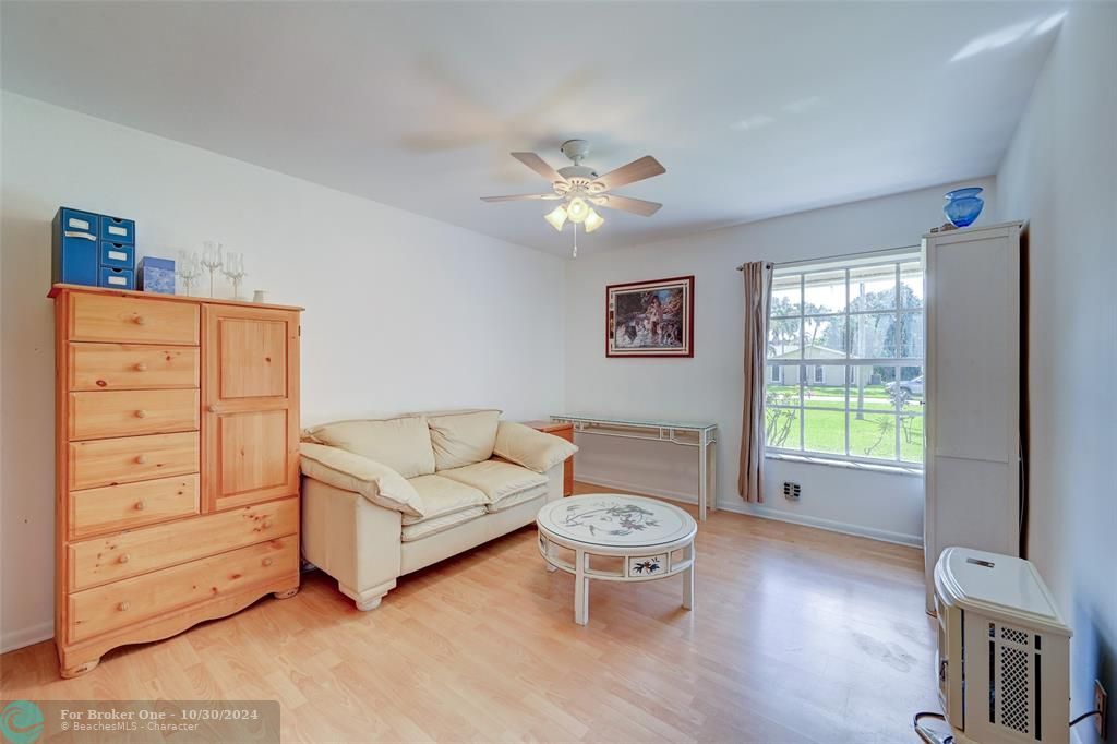 For Sale: $1,100,000 (3 beds, 2 baths, 2083 Square Feet)