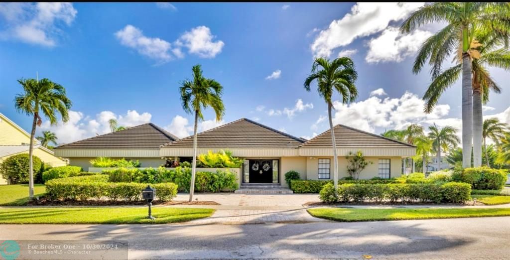 For Sale: $2,990,000 (3 beds, 3 baths, 3520 Square Feet)