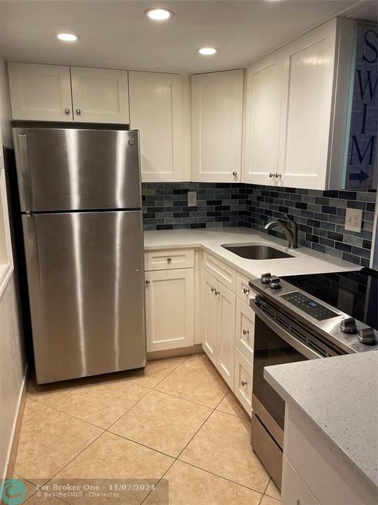 For Sale: $325,000 (1 beds, 1 baths, 795 Square Feet)