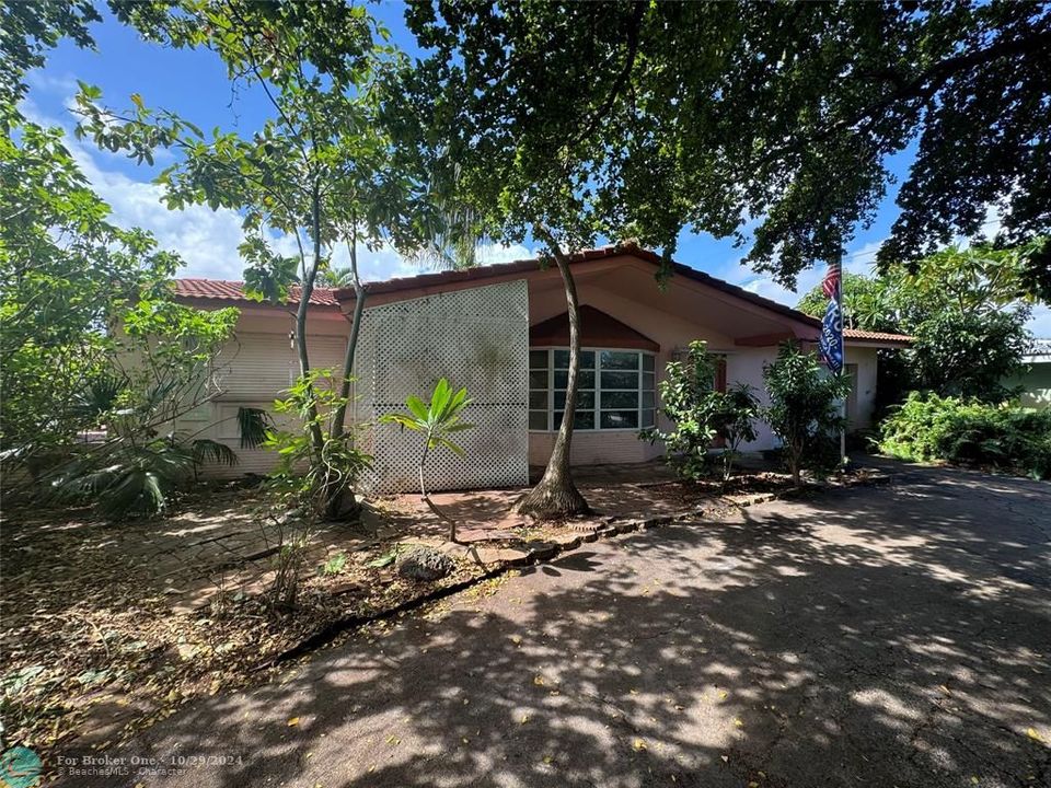 En Venta: $569,999 (2 camas, 2 baños, 1706 Pies cuadrados)