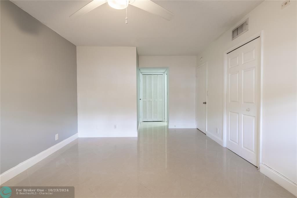 For Sale: $267,000 (2 beds, 2 baths, 1150 Square Feet)