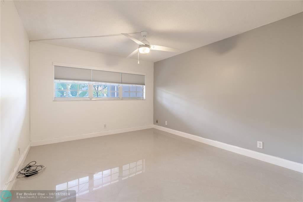 For Sale: $267,000 (2 beds, 2 baths, 1150 Square Feet)