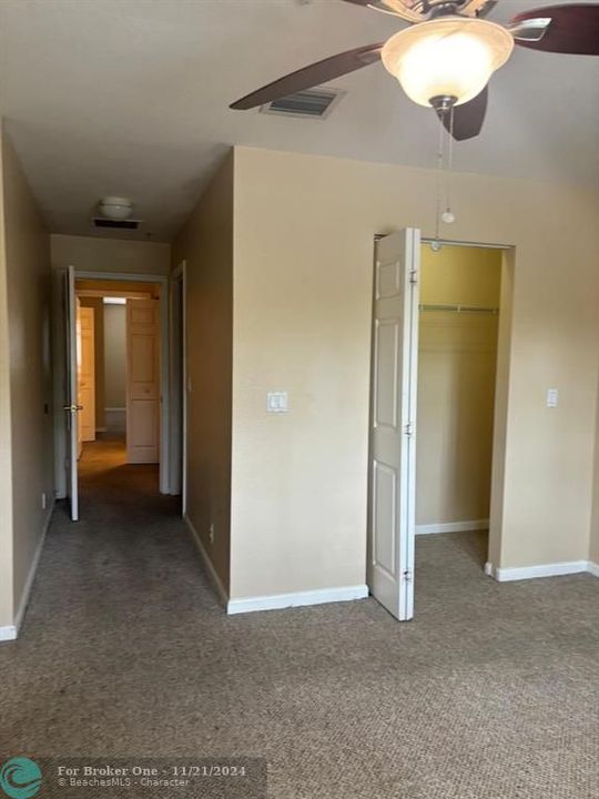 For Sale: $300,000 (2 beds, 2 baths, 1294 Square Feet)