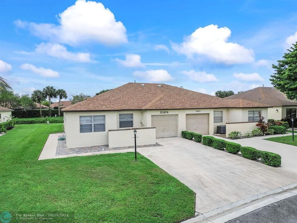 For Sale: $550,000 (3 beds, 2 baths, 1560 Square Feet)