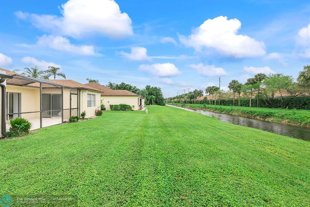 For Sale: $550,000 (3 beds, 2 baths, 1560 Square Feet)