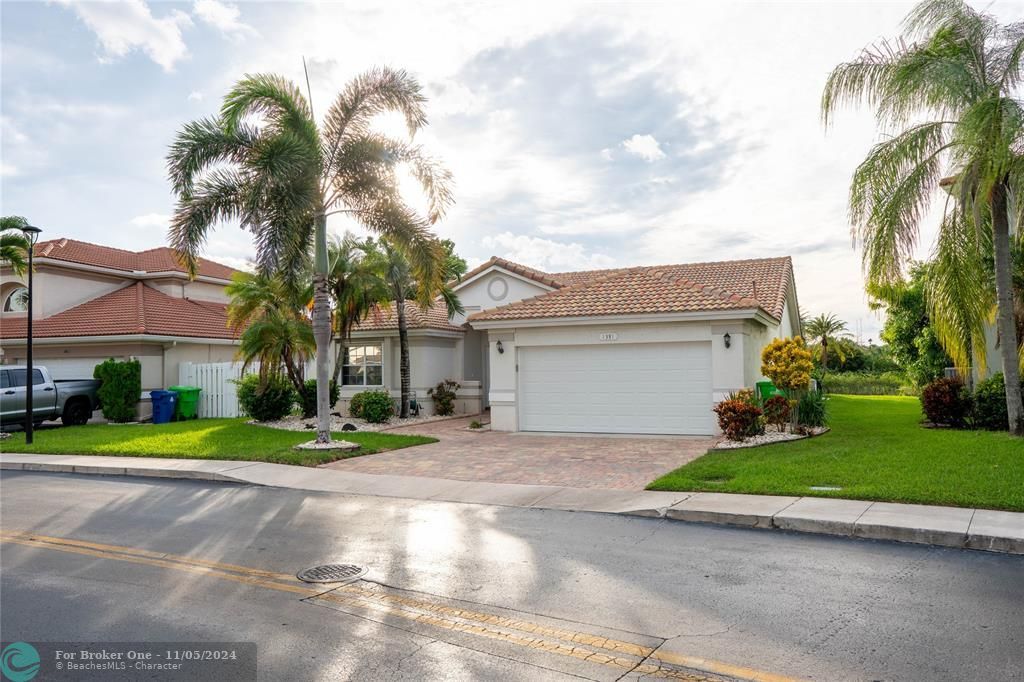 For Sale: $684,000 (4 beds, 2 baths, 1870 Square Feet)